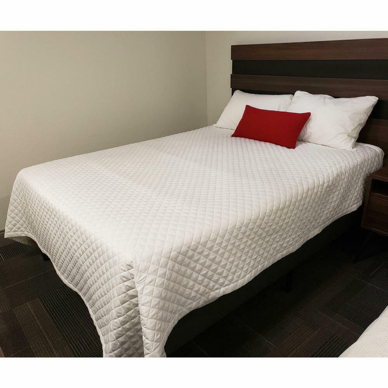 Ganesh Mills or Oxford Super Blend GANESH DIAMOND CHECK or QUILTED BED TOPPER or 100percent POLYESTER WHITE