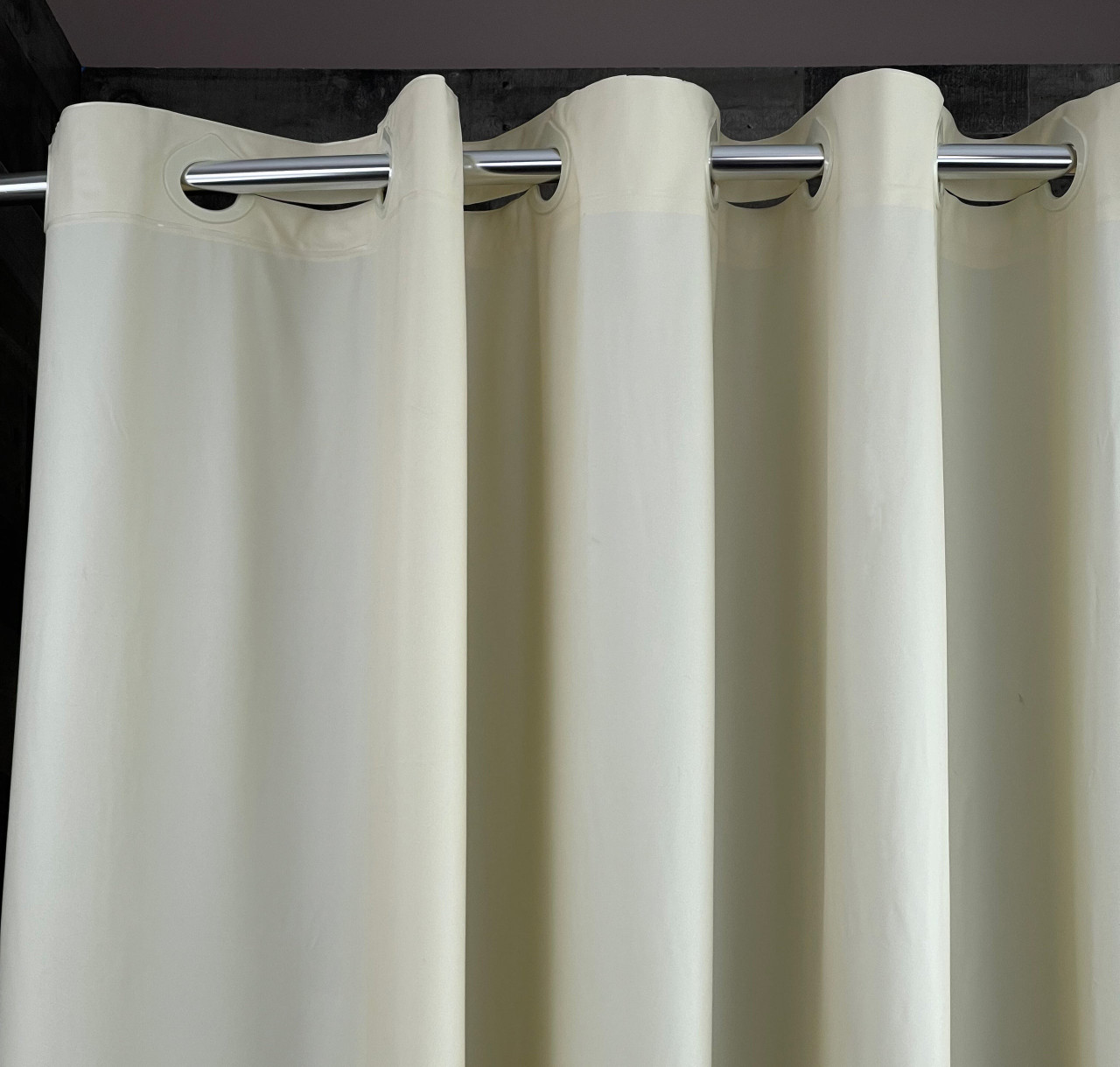 Kartri manufacturer photo - V8 - Vinyl White - HANG2IT Curtain | V8 - Vinyl Beige - HANG2IT Curtain - 5