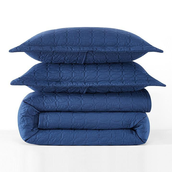 Berkshire Hospitality Bubbles Quilted Bed Scarf & Throws 