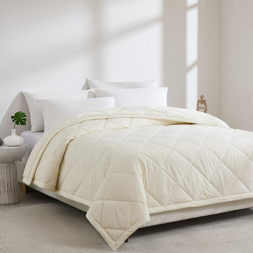 DOWNLITE Cloud Top PrimaLoft Plush Blankets & Throws by DOWNLITE 