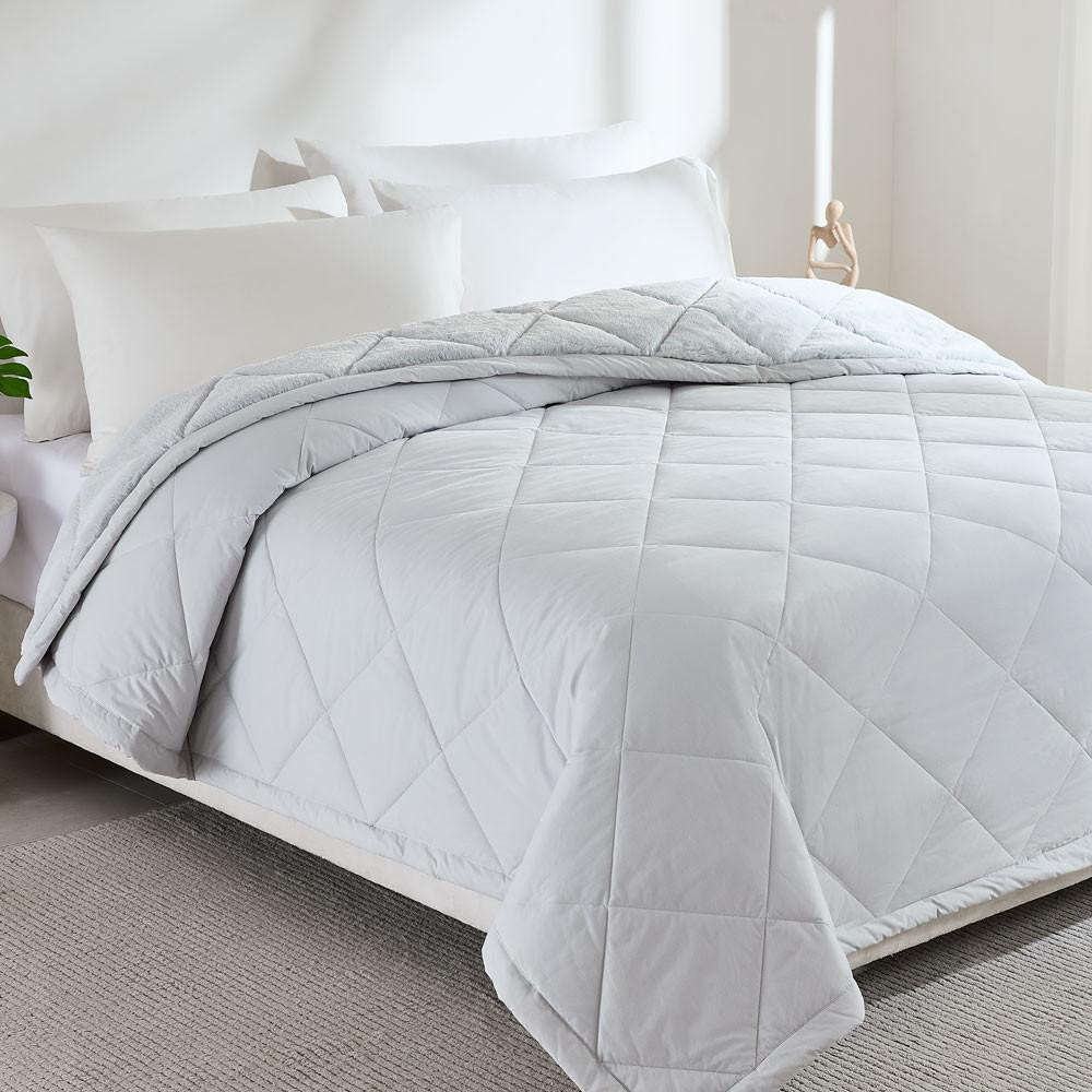 DOWNLITE Cloud Top PrimaLoft Plush Blankets & Throws by DOWNLITE 