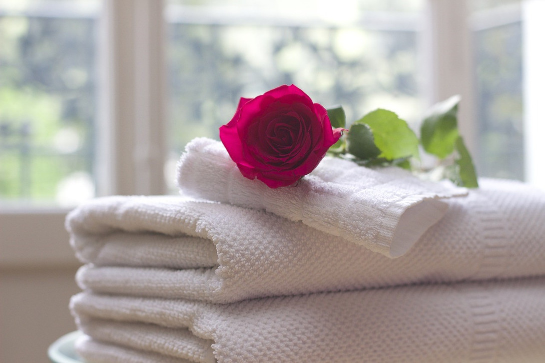 4 Hotel Tricks to Make Towels More Absorbent