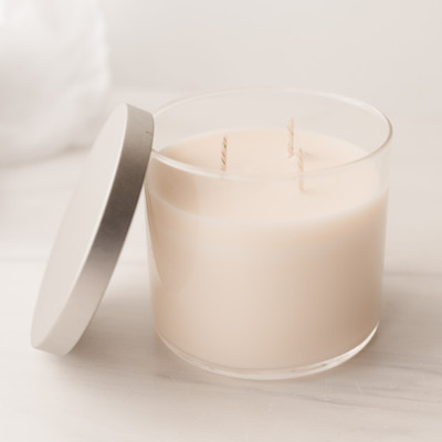 Handcrafted Soy Wax Candles in Glass Jar - Custom Fragrance & Elegant  Design