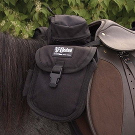 https://d3d71ba2asa5oz.cloudfront.net/12002466/images/cashel-english-front-saddle-bag-24__82250.jpg