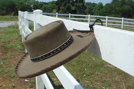 https://d3d71ba2asa5oz.cloudfront.net/12002466/images/hat-hanger-by-dix-the-ultimate-hat-hanger-2__33006.jpg