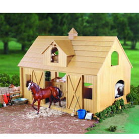Breyer Deluxe Barn with Cupola FRONT