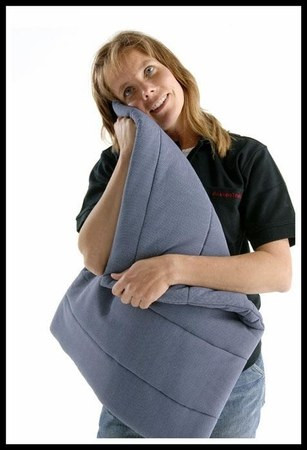 back-on-track-ceramic-mini-blanket
in grey, to show size