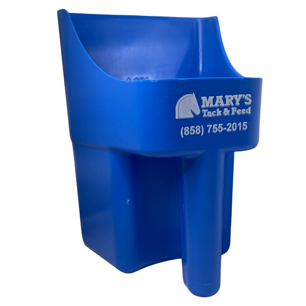 Enclosed 3-Quart Plastic Feed Scoops [Berry Blue]