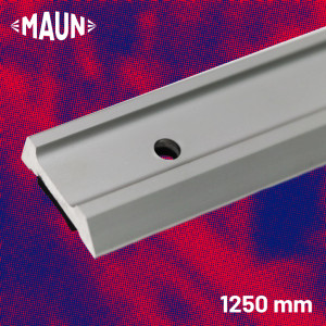 Maun Aluminium Safety Straight Edge 1250 mm close up of straight edges