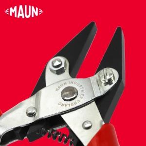 Maun Smooth Jaws Flat Nose Parallel Pliers Return Spring Comfort Grips 125 mm close up of the jaws showing part of a red PVC grips with a blue background and white Maun logo