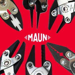 Maun Premium Jewellery Essentials Kit 125 mm close up of the 6 pliers on a red background