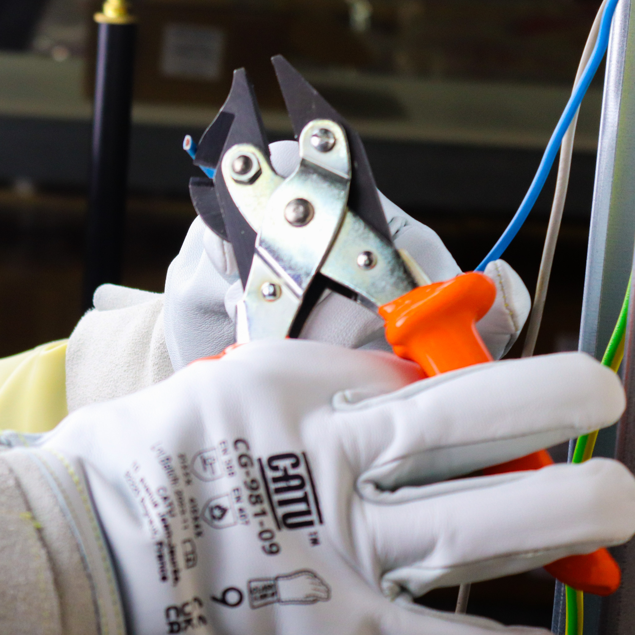 pliers-on-bench.jpg pliers-on-bench.jpg