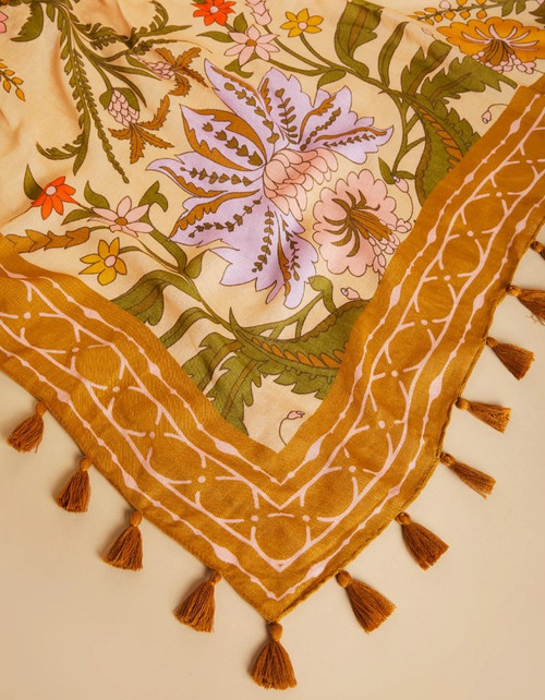 The Mystic Moss Square Scarf in Multi-Color is perfect for Lowcountry style lovers. Lightweight and soft, it features a floral design with rose tassels, blending Southern charm and elegance. Made from 55% Belgian linen and 45% viscose, it’s ideal for timeless coastal look.