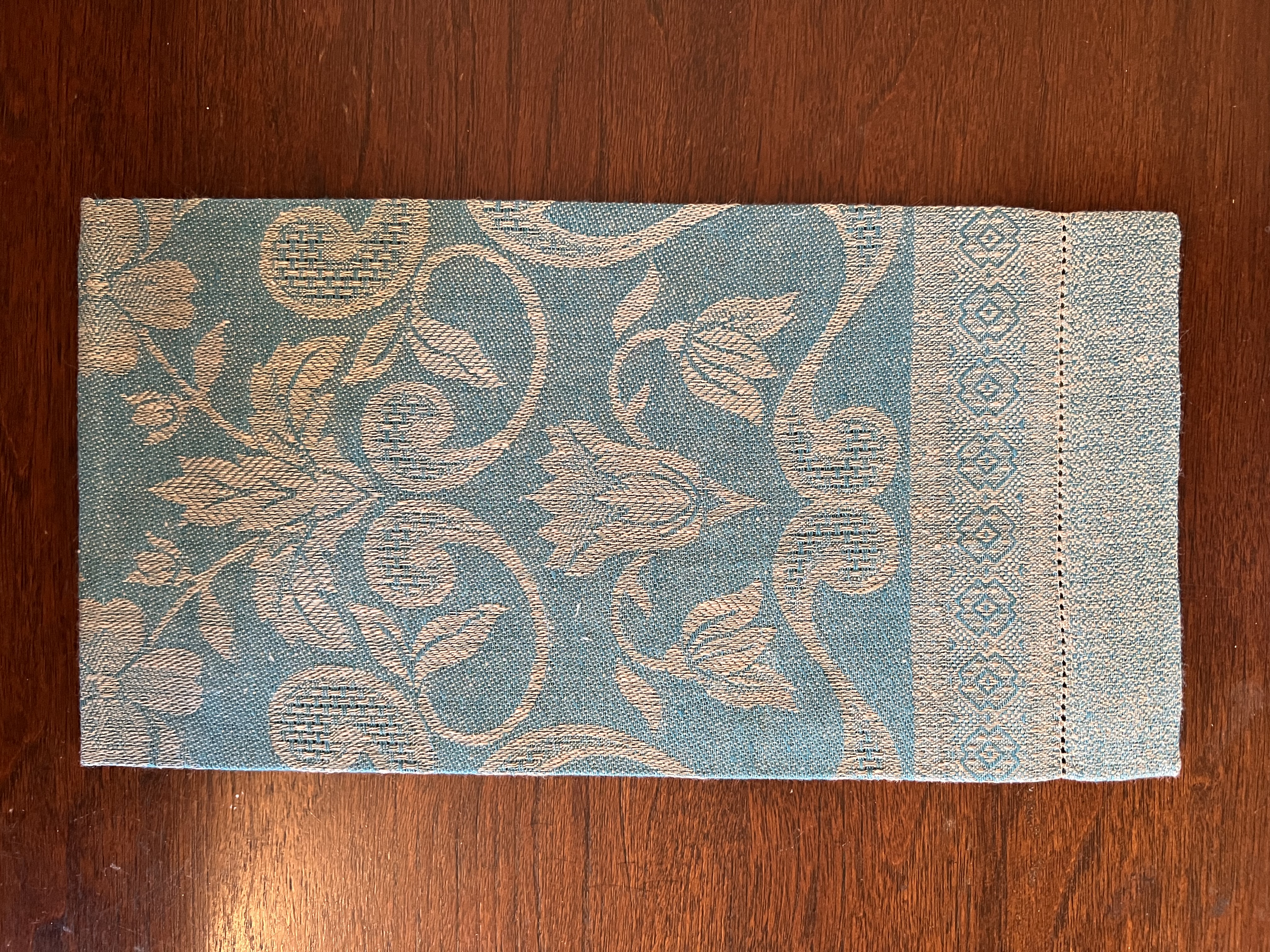 Damasco 100% Italian Linen Guest Towel - 4 colors available – Emerald