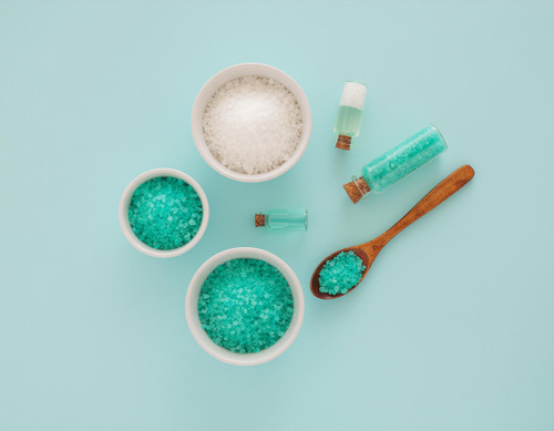 How to Create a Custom Bath Salt Blend at Home