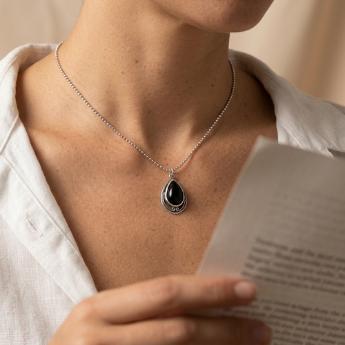 N05335  - Simple Teardrop Onyx pendant.