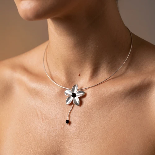 ASN186 - ON - Choker necklace with large flower
