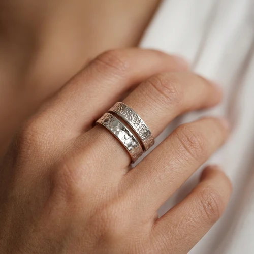 R02484 - Pattern silver ring