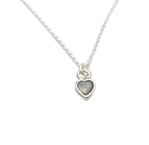 N11720 - H - PR - Tiny Pearl heart pendant