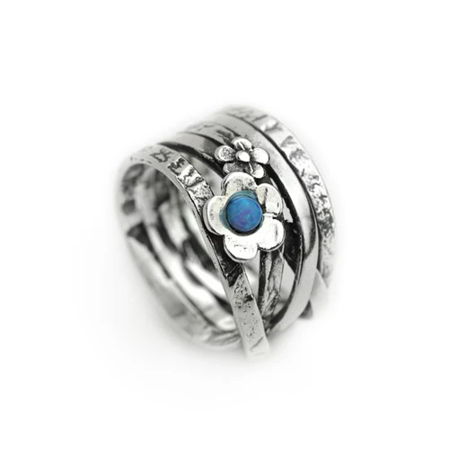 R326 - Ring with Opal. Size M