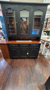 3 DOOR CLASSIC HUTCH, GL-MICHAEL'S CHERRY/BLACK 3 DOOR CLASSIC HUTCH, GL-MICHAEL'S CHERRY/BLACK
