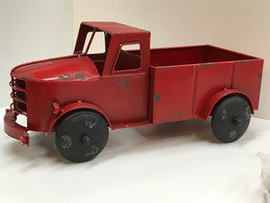 OLD RED TRUCK 17.5"X8"X8.25" OLD RED TRUCK 17.5"X8"X8.25"