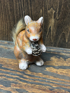 Squirell w/ Fuzzy Tail