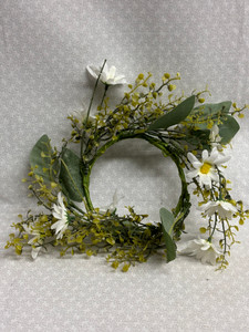 WHITE DAISY CANDLE RING W/GREENS CANDLE RING 5" WHITE DAISY CANDLE RING W/GREENS CANDLE RING 5"