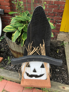 28" FALL PUMPKIN FACE-ON BASE 28" FALL PUMPKIN FACE-ON BASE