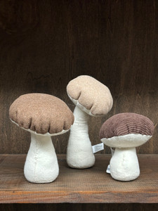 BROWN MUSHROOM PLUSH SET OF 1 OF 3 BROWN MUSHROOM PLUSH SET OF 1 OF 3