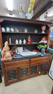 4 DOOR HUTCH W/TIN - OPEN TOP-KONA/CHERRY 4 DOOR HUTCH W/TIN - OPEN TOP-KONA/CHERRY