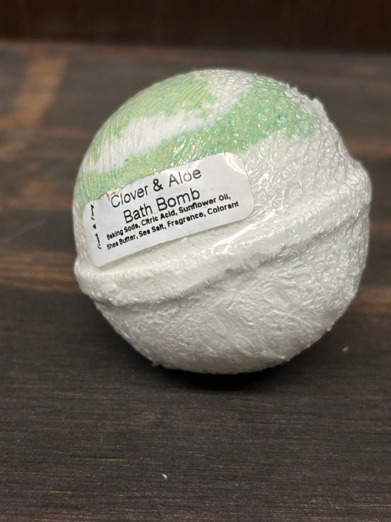 CLOVER & ALOE BATH BOMB