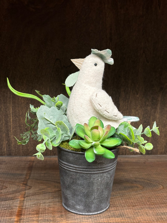 DECO IN TIN POT-FLOWERS + CHICKEN