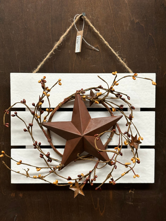 METAL STAR_RUST STAR ON WHITE WOOD