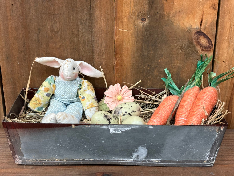 BOX W/EASTER DECOR.