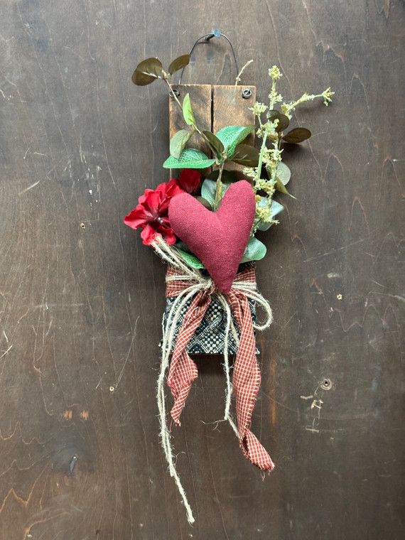 HEART ON BOARD DECOR.