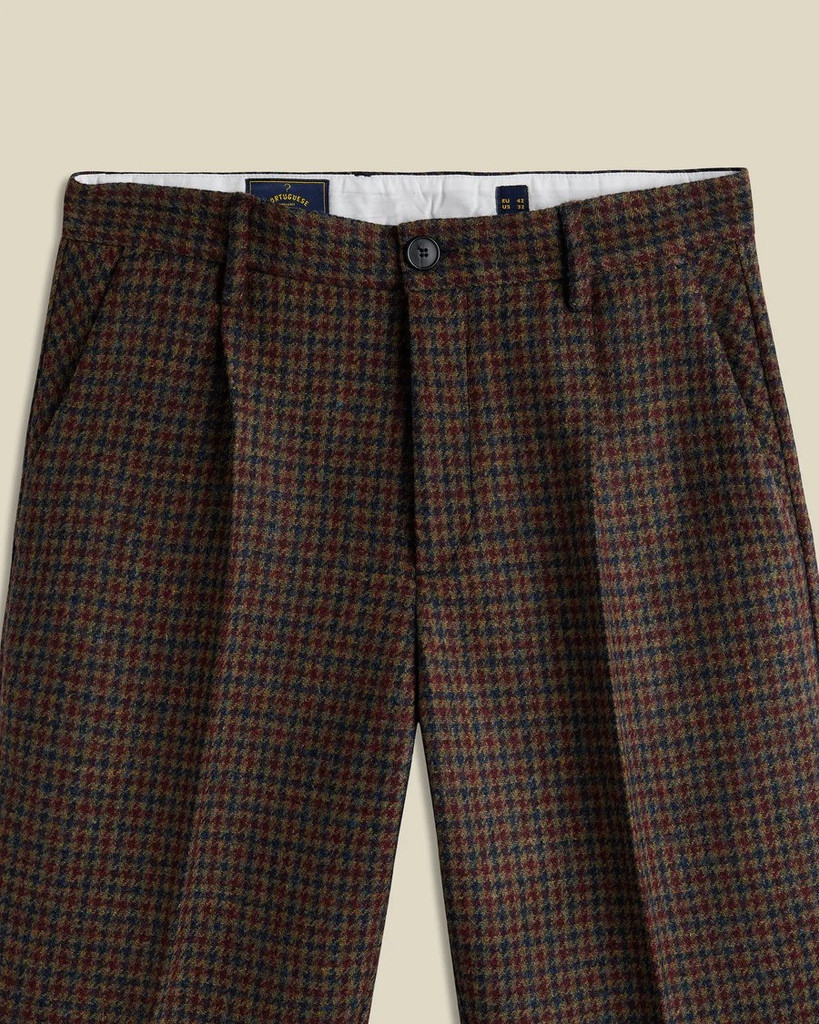 Portuguese Flannel single pleat wool pied a poule trouser.