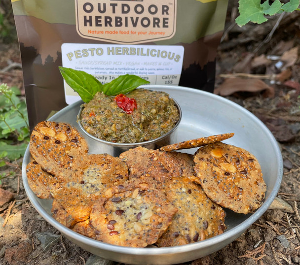 Pesto Herbilicious with crackers