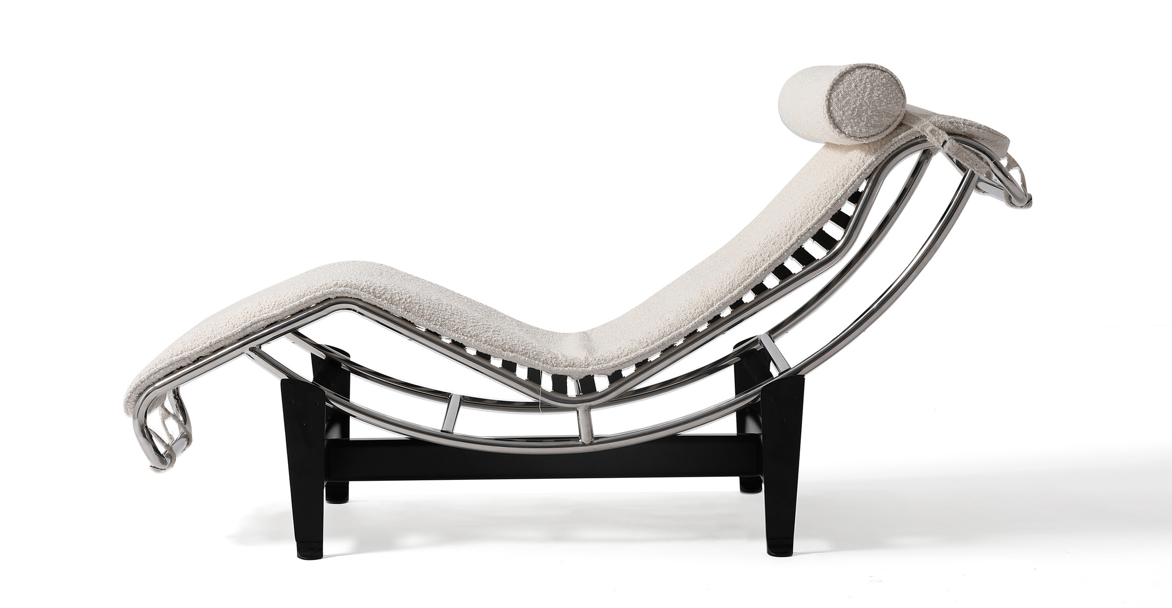 LC4 Chaise Longue Chairs Adding Chic and Ultimate Comfort to