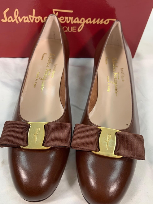 Salvatore Ferragamo Chocolate Brown Gold Bow Vara Grossgrain Leather Heels