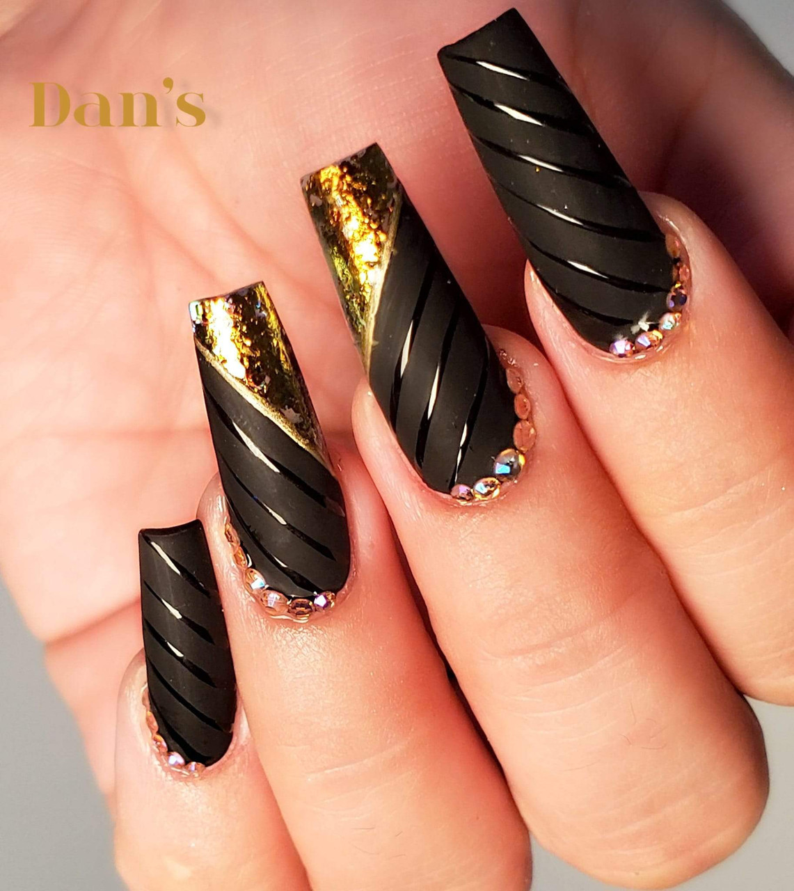 Black nail designs – endless ideas