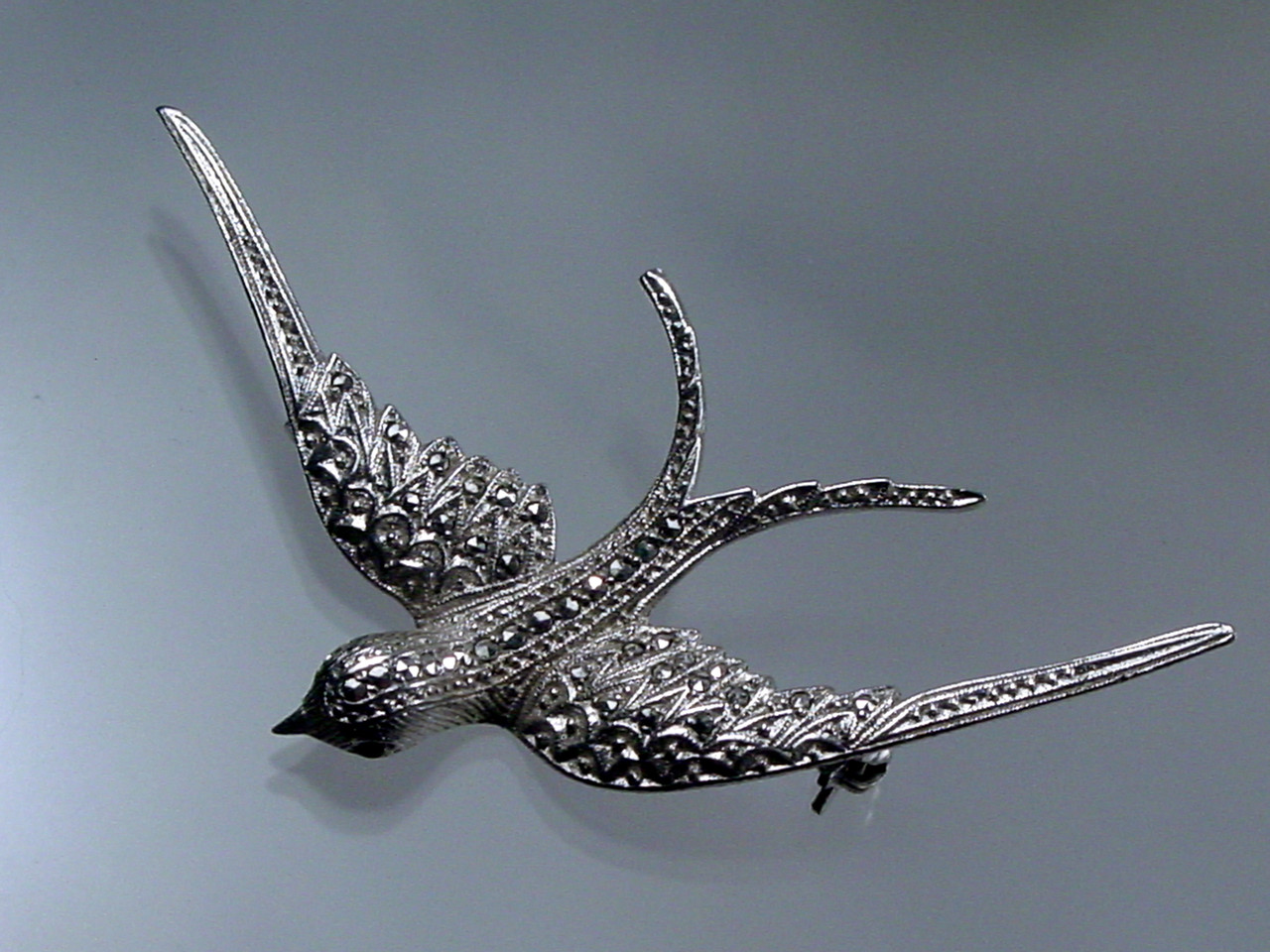 835 Silver Marcasite Swallow Bird Pin