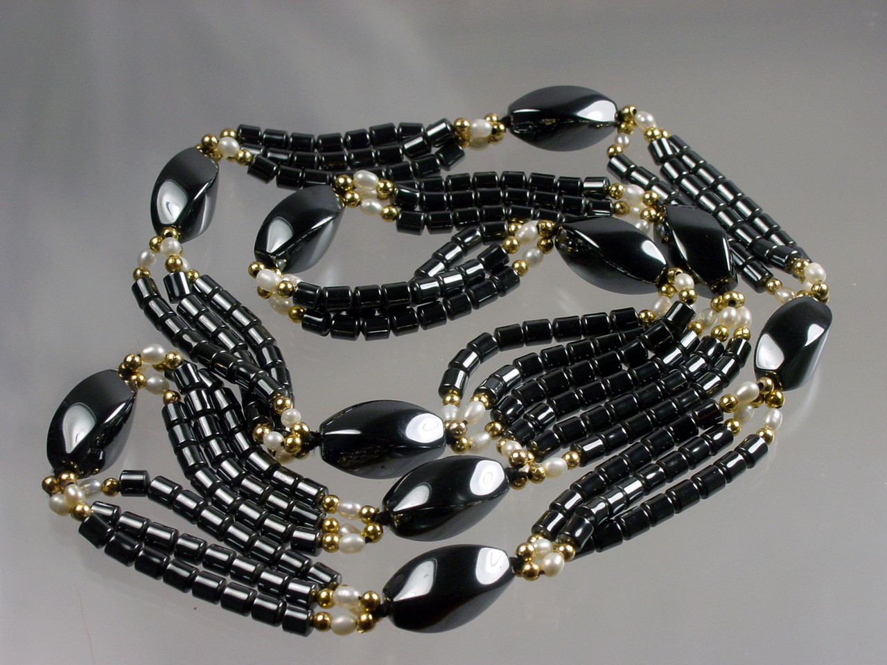 1990's Hematite & Pearls Necklace