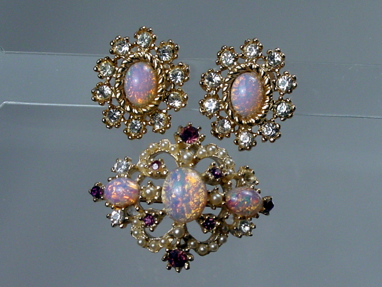 Glass Opal & Pearls Pin and Earrings