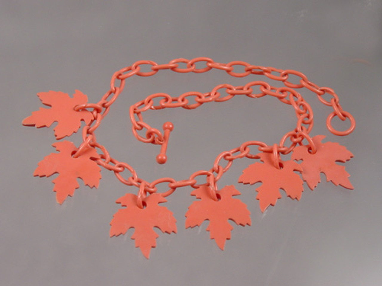 Retro Celluloid Leaves Necklace