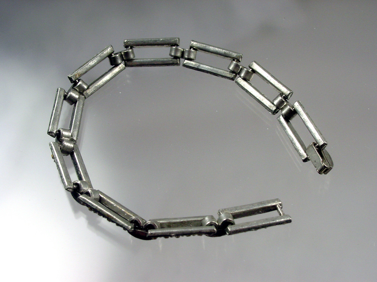 Back of Bracelet Pot Metal