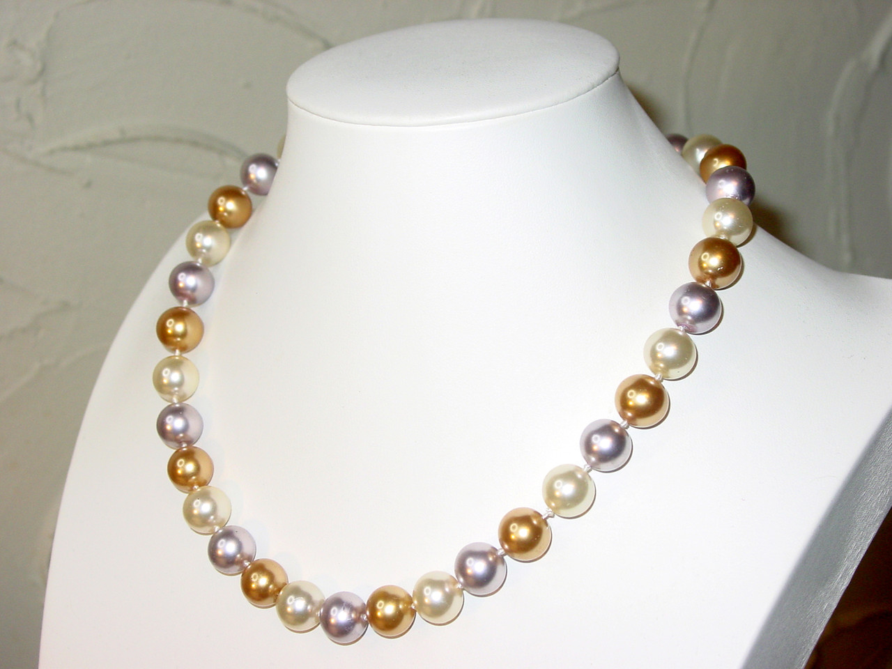 Tri Color Glass Pearl Necklace