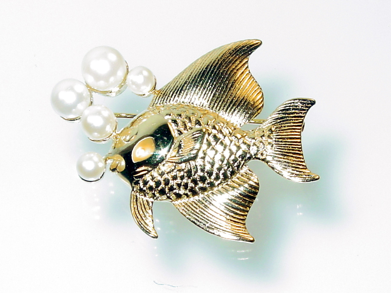 Koi Fish Pearl Bubbles Pin