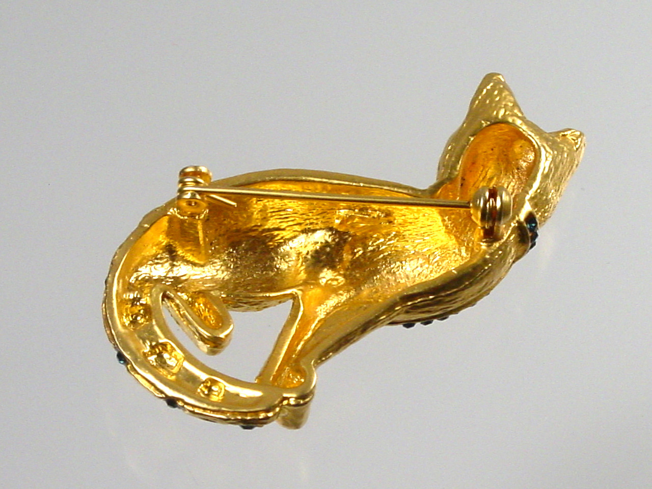 Back of Tall Cat Brooch