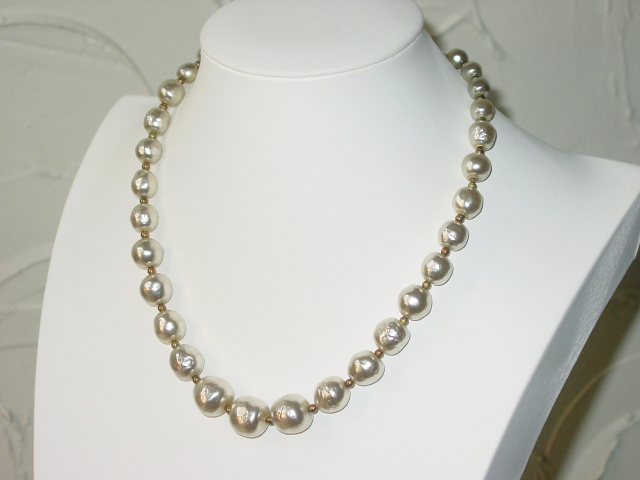 1940s Glass Baroque Pearl Necklace